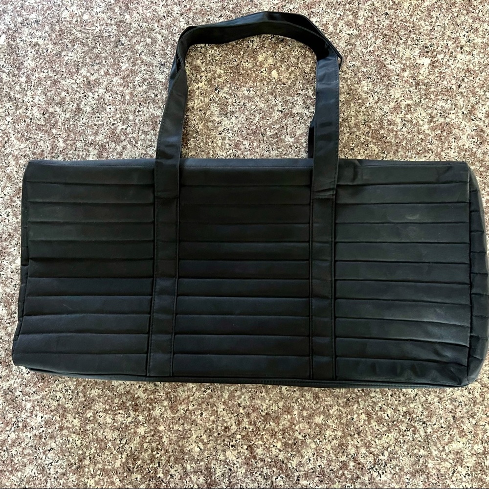 New Spacious Handbag, perfect for traveling